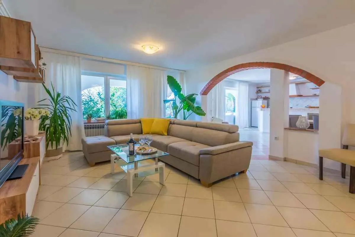 Apartment In Crikvenica 39351